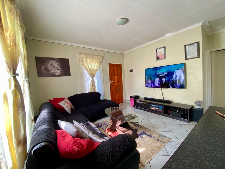 2 Bedroom Property for Sale in Kirkney Gauteng