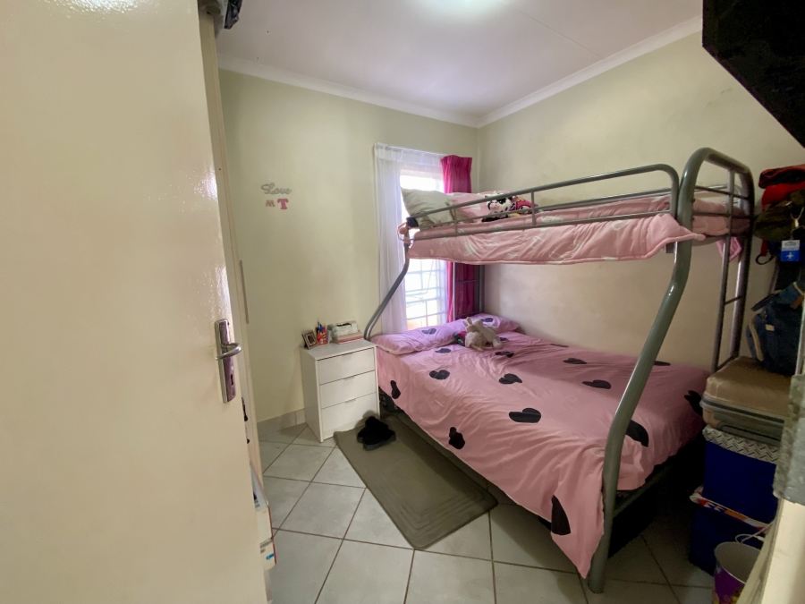 2 Bedroom Property for Sale in Kirkney Gauteng