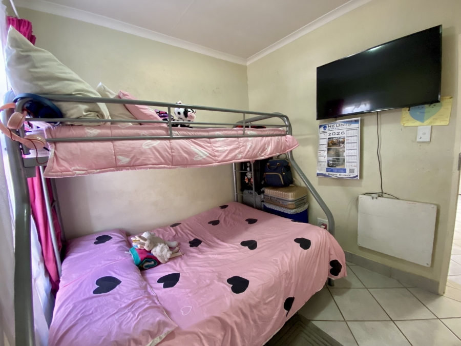 2 Bedroom Property for Sale in Kirkney Gauteng