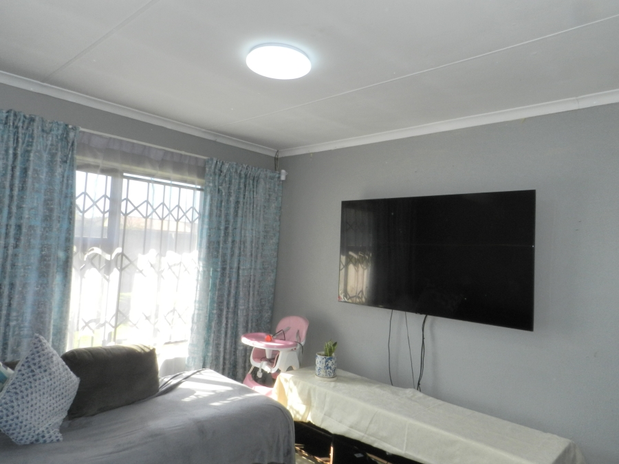 To Let 3 Bedroom Property for Rent in Mindalore Gauteng