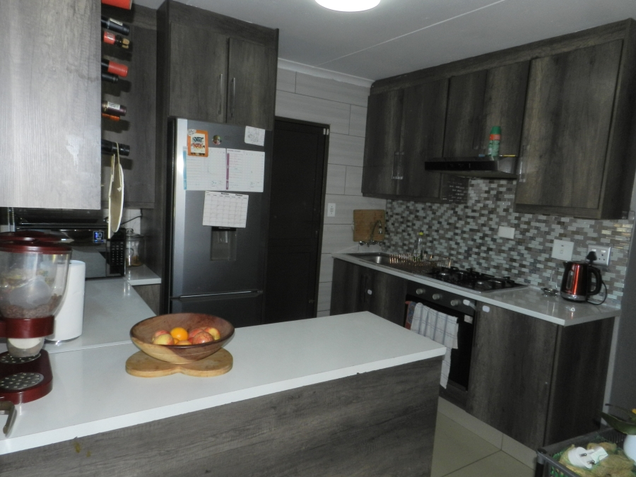 To Let 3 Bedroom Property for Rent in Mindalore Gauteng
