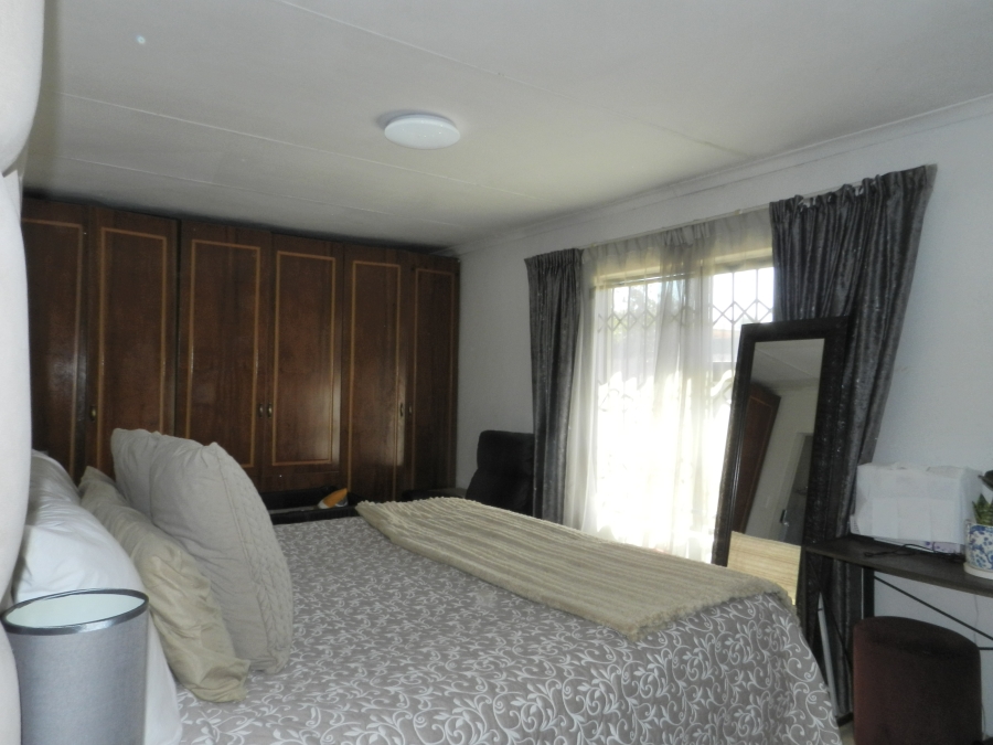 To Let 3 Bedroom Property for Rent in Mindalore Gauteng