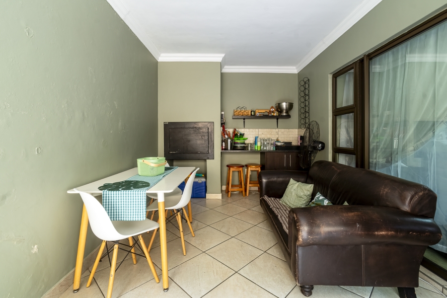 4 Bedroom Property for Sale in Val de Grace Gauteng