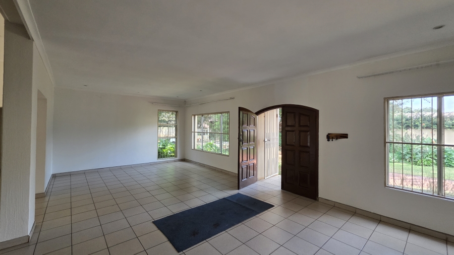 5 Bedroom Property for Sale in Larrendale Gauteng