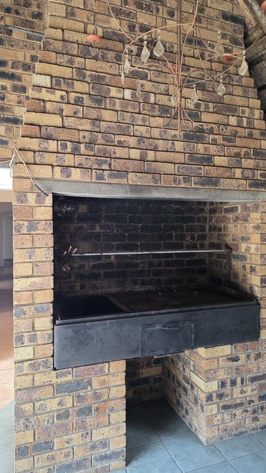 5 Bedroom Property for Sale in Larrendale Gauteng