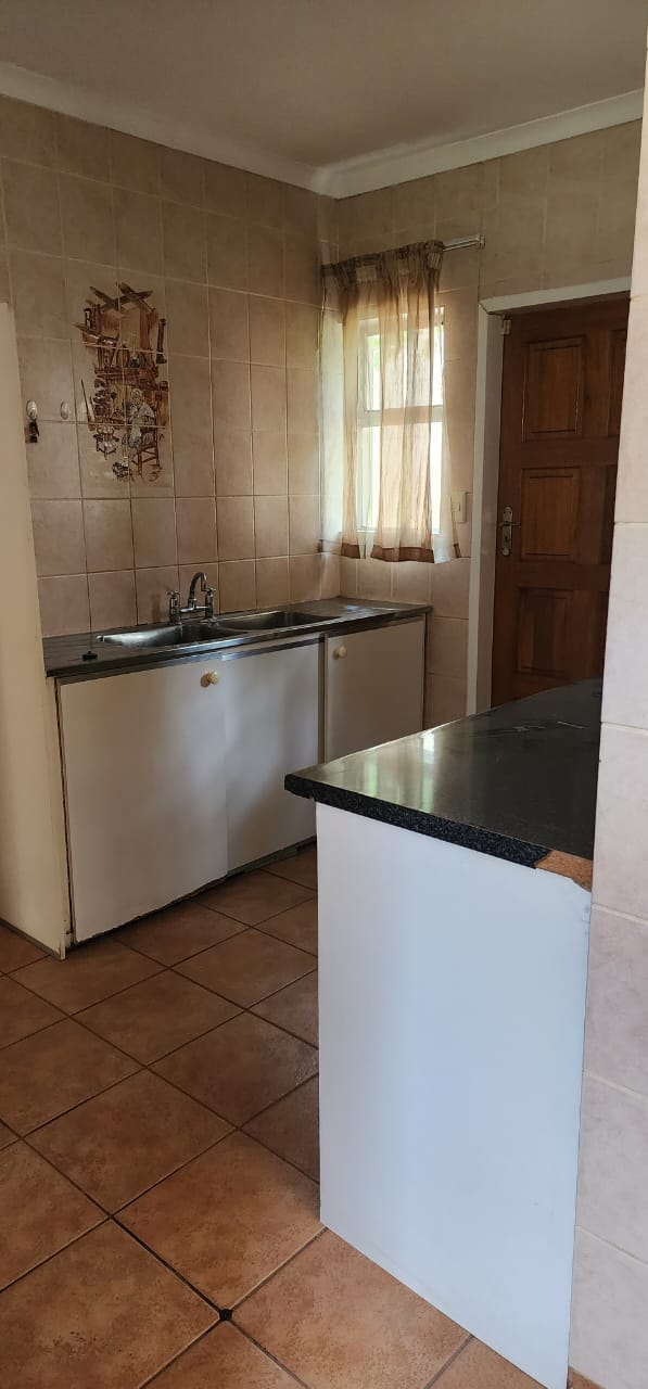 5 Bedroom Property for Sale in Larrendale Gauteng