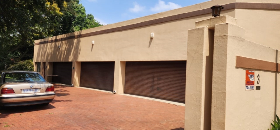5 Bedroom Property for Sale in Larrendale Gauteng