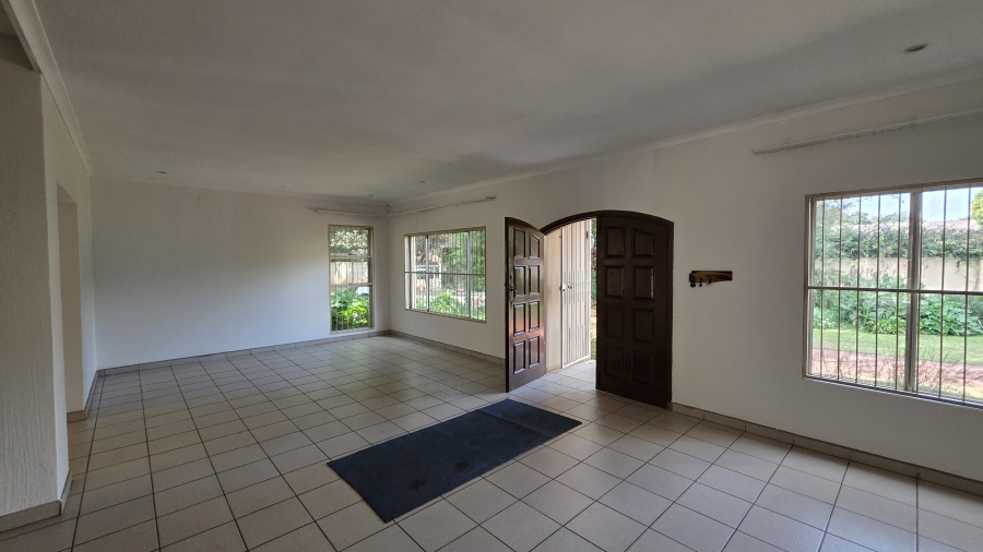 5 Bedroom Property for Sale in Larrendale Gauteng