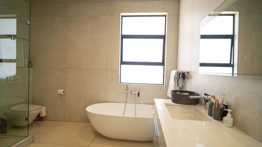 4 Bedroom Property for Sale in Helderfontein Estate Gauteng