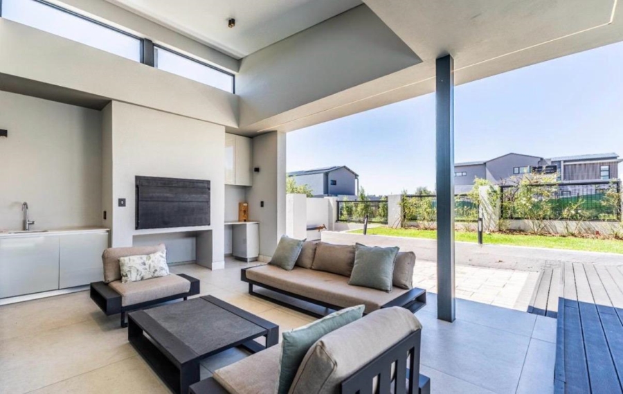 4 Bedroom Property for Sale in Helderfontein Estate Gauteng