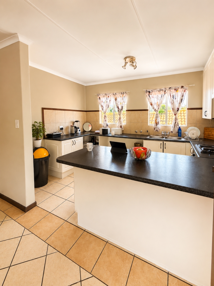3 Bedroom Property for Sale in Monavoni Gauteng