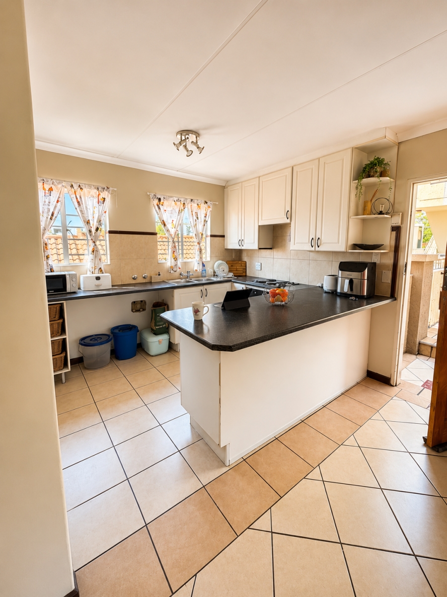 3 Bedroom Property for Sale in Monavoni Gauteng