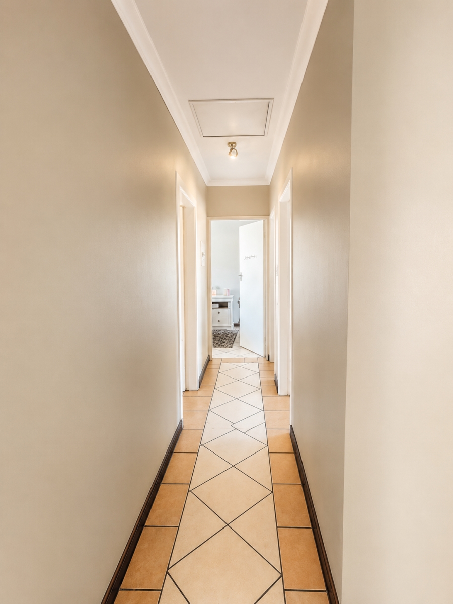 3 Bedroom Property for Sale in Monavoni Gauteng