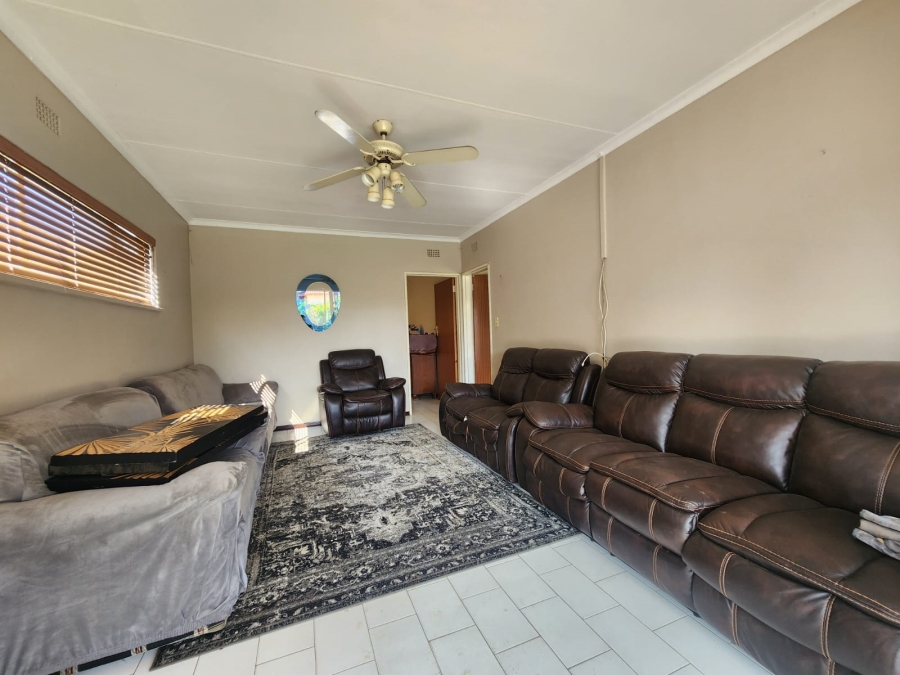 5 Bedroom Property for Sale in Meyerton Central Gauteng