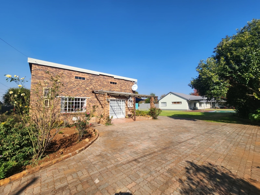 5 Bedroom Property for Sale in Meyerton Central Gauteng