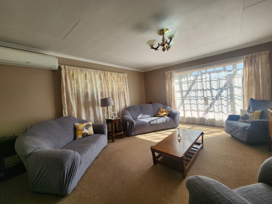 5 Bedroom Property for Sale in Meyerton Central Gauteng