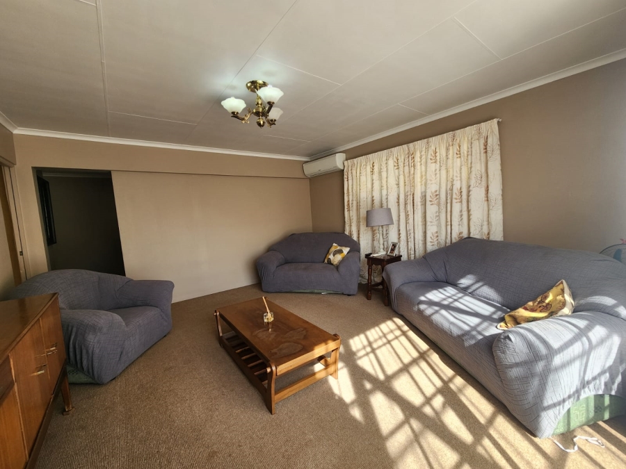 5 Bedroom Property for Sale in Meyerton Central Gauteng