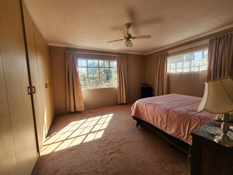 5 Bedroom Property for Sale in Meyerton Central Gauteng
