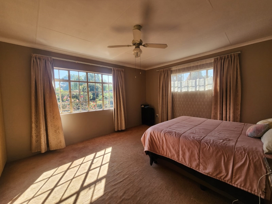 5 Bedroom Property for Sale in Meyerton Central Gauteng