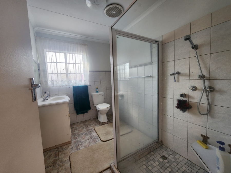 5 Bedroom Property for Sale in Meyerton Central Gauteng
