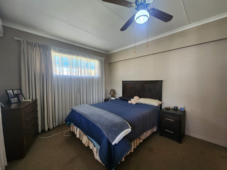 5 Bedroom Property for Sale in Meyerton Central Gauteng