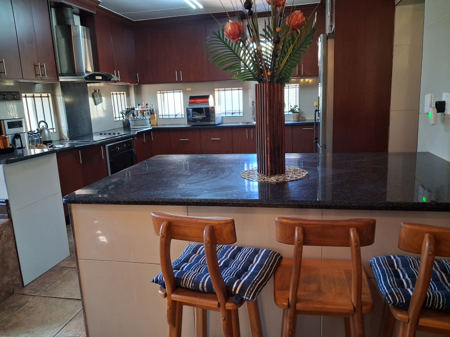 3 Bedroom Property for Sale in Edenvale Central Gauteng
