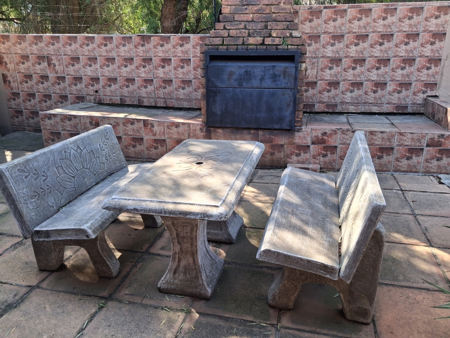 3 Bedroom Property for Sale in Edenvale Central Gauteng