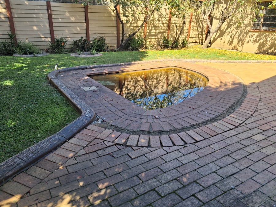 3 Bedroom Property for Sale in Edenvale Central Gauteng