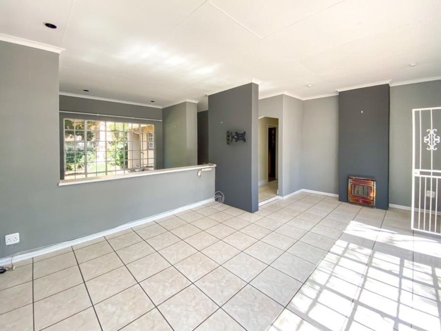 4 Bedroom Property for Sale in Glen Marais Gauteng