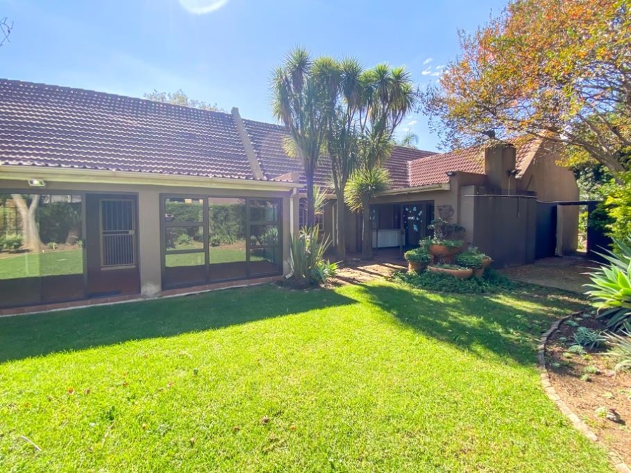 4 Bedroom Property for Sale in Glen Marais Gauteng