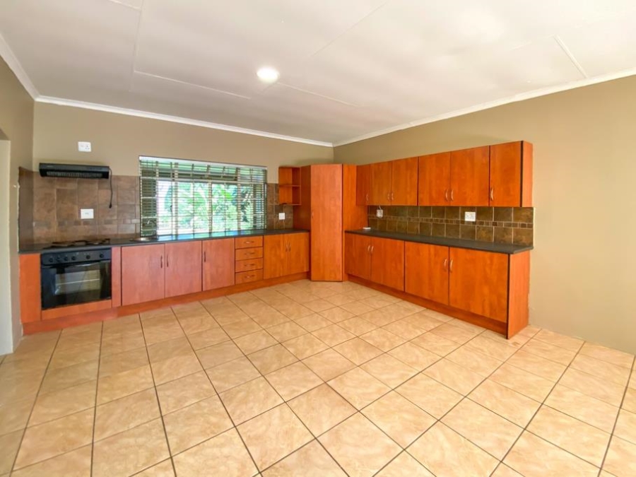 4 Bedroom Property for Sale in Glen Marais Gauteng