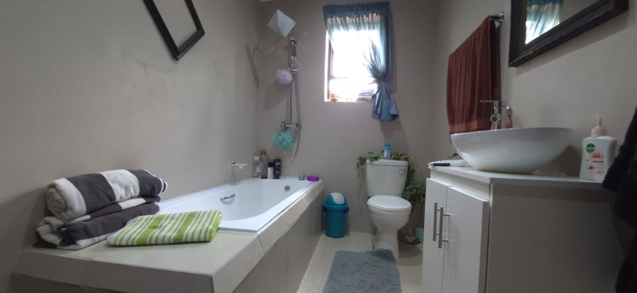 4 Bedroom Property for Sale in Geduld Ext 1 Gauteng