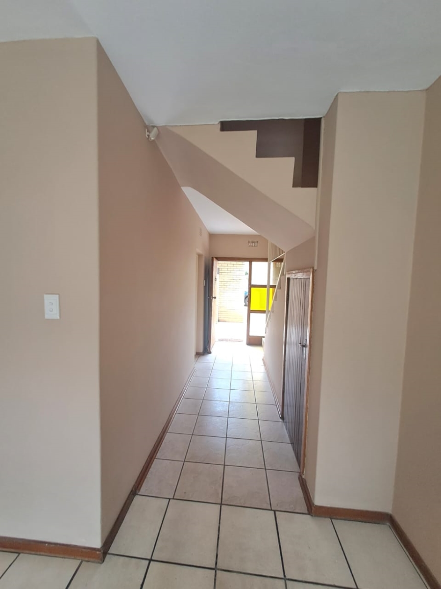 To Let 3 Bedroom Property for Rent in Three Rivers Gauteng