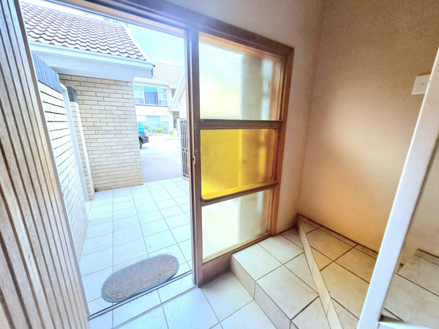 To Let 3 Bedroom Property for Rent in Three Rivers Gauteng