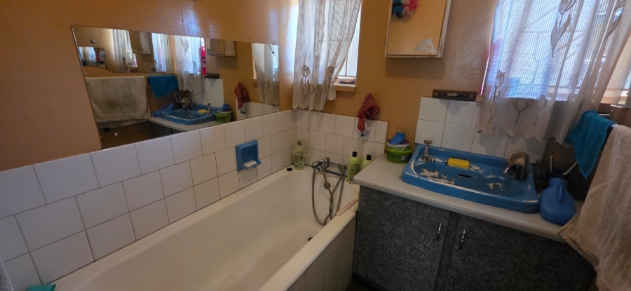 3 Bedroom Property for Sale in Vanderbijlpark CW 5 Gauteng