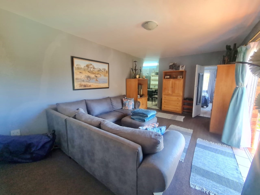 9 Bedroom Property for Sale in Vaaloewer Gauteng