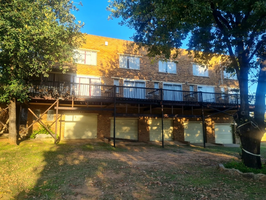 9 Bedroom Property for Sale in Vaaloewer Gauteng