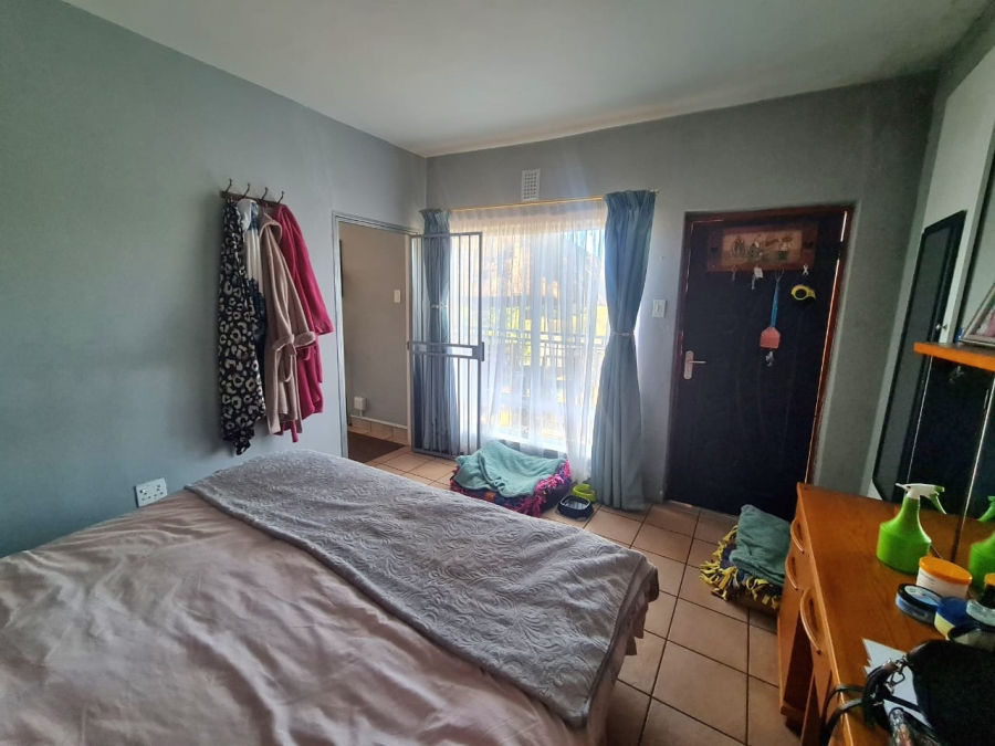 9 Bedroom Property for Sale in Vaaloewer Gauteng