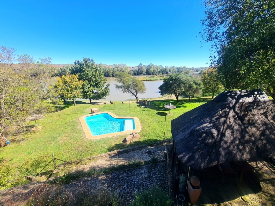 9 Bedroom Property for Sale in Vaaloewer Gauteng