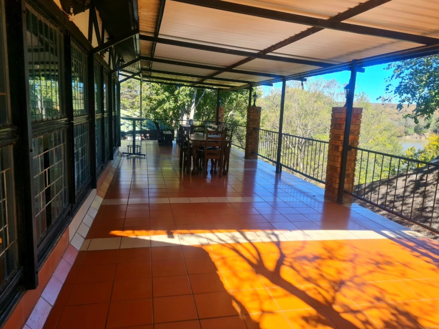 9 Bedroom Property for Sale in Vaaloewer Gauteng