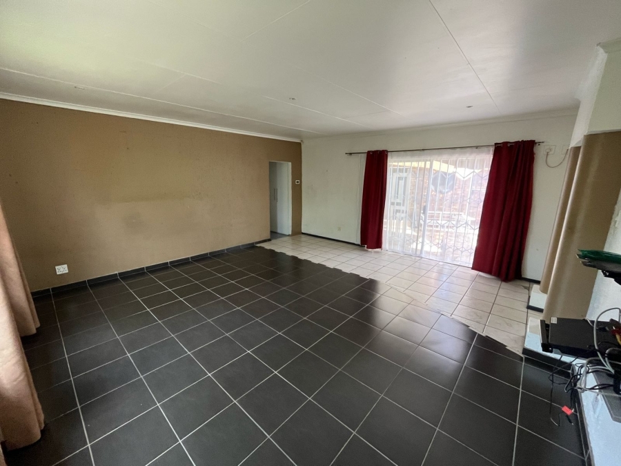 8 Bedroom Property for Sale in Dalpark Ext 1 Gauteng