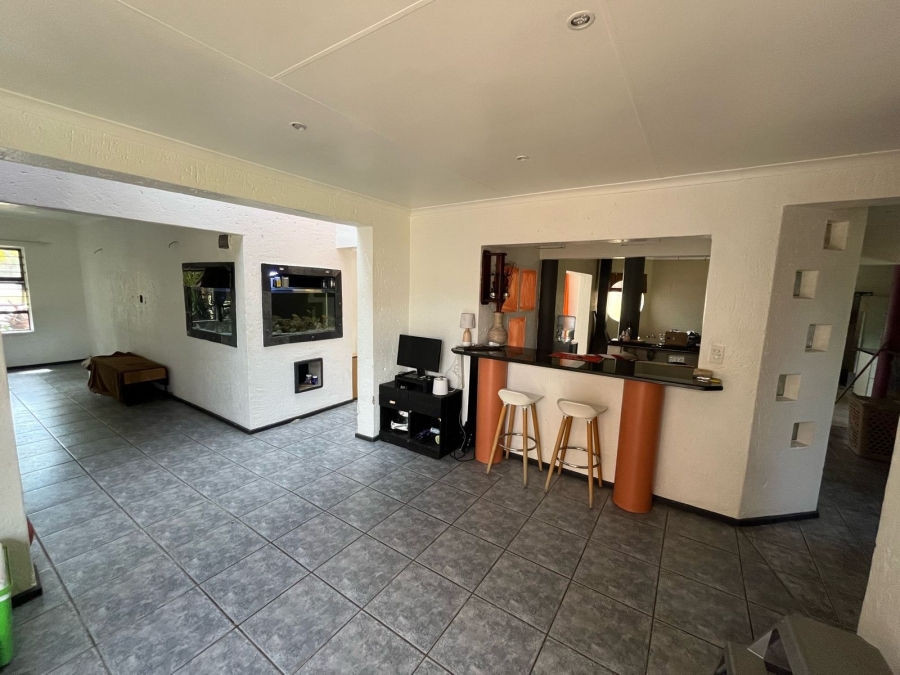 8 Bedroom Property for Sale in Dalpark Ext 1 Gauteng