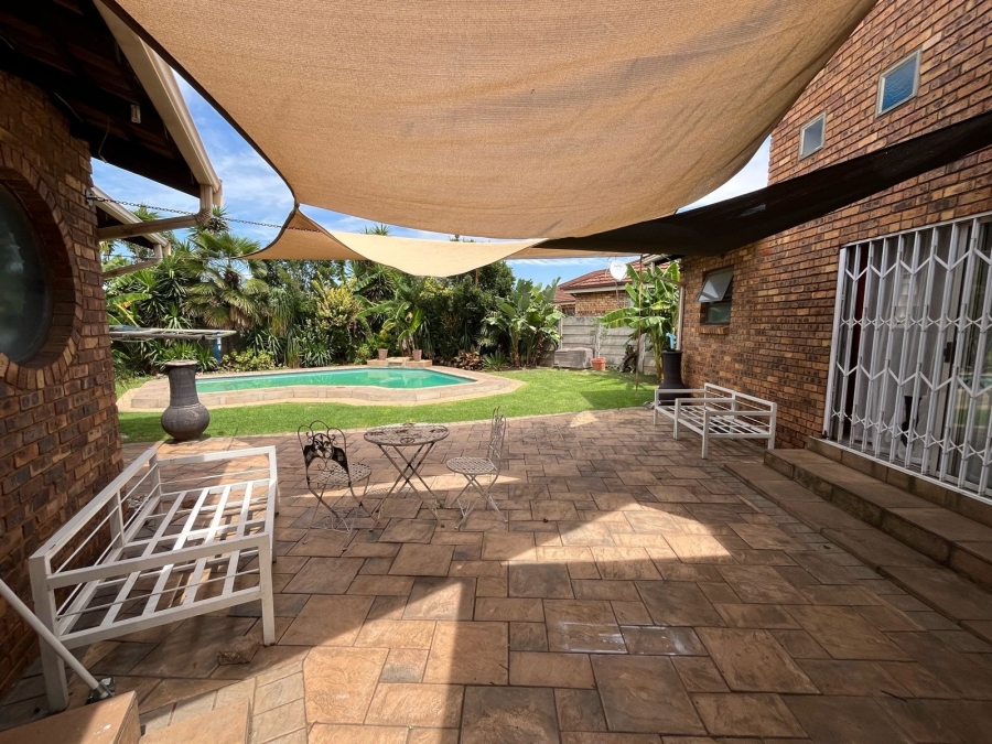 8 Bedroom Property for Sale in Dalpark Ext 1 Gauteng