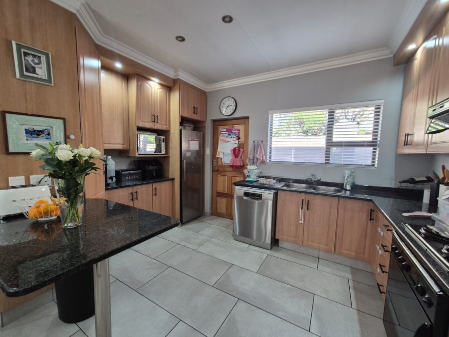 3 Bedroom Property for Sale in Vanderbijlpark SW 5 Gauteng
