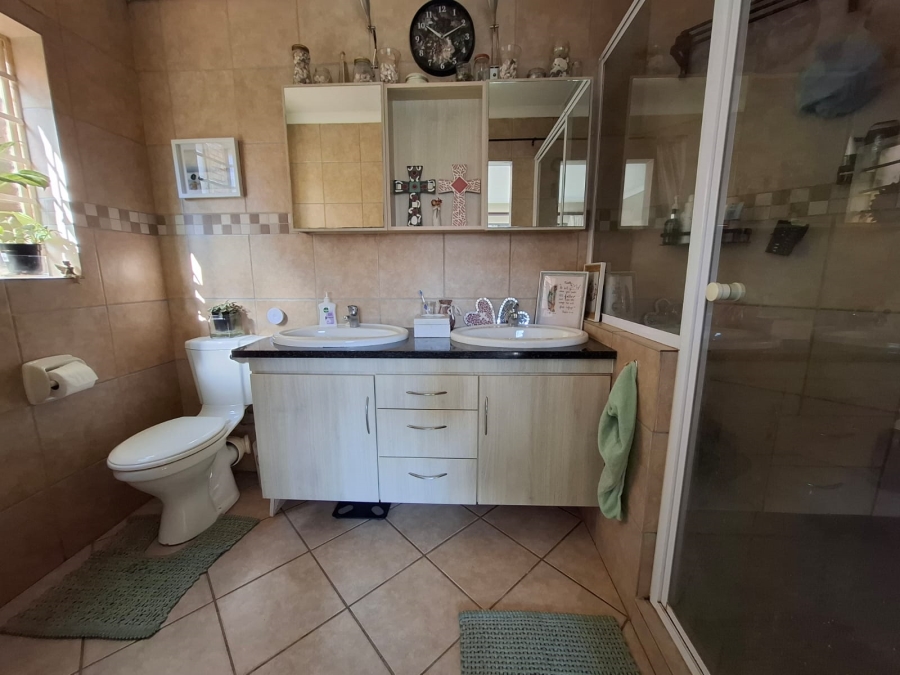 3 Bedroom Property for Sale in Annlin Gauteng