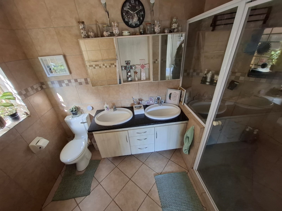 3 Bedroom Property for Sale in Annlin Gauteng