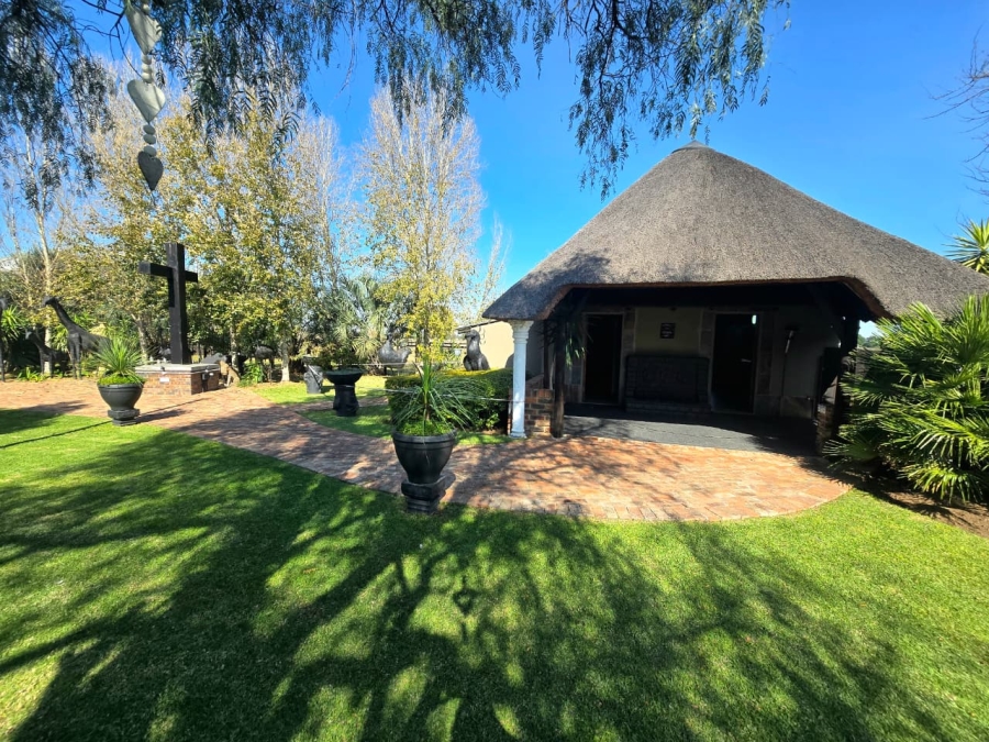 3 Bedroom Property for Sale in Mooilande Gauteng
