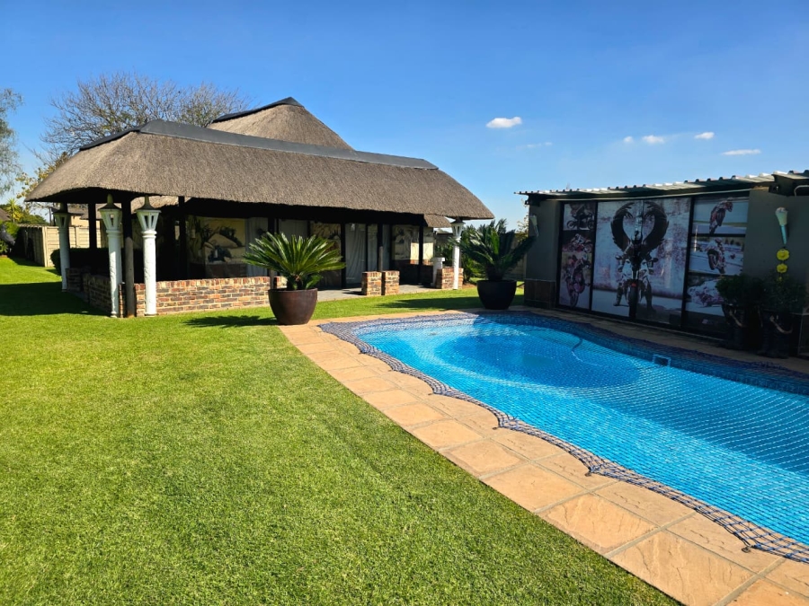 3 Bedroom Property for Sale in Mooilande Gauteng
