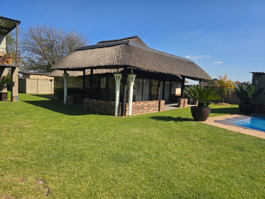 3 Bedroom Property for Sale in Mooilande Gauteng