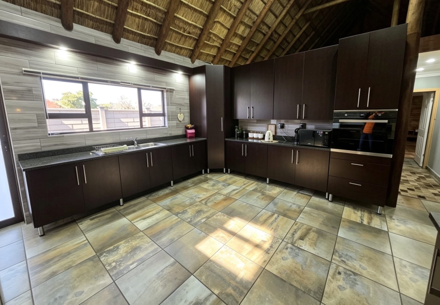 3 Bedroom Property for Sale in Mooilande Gauteng